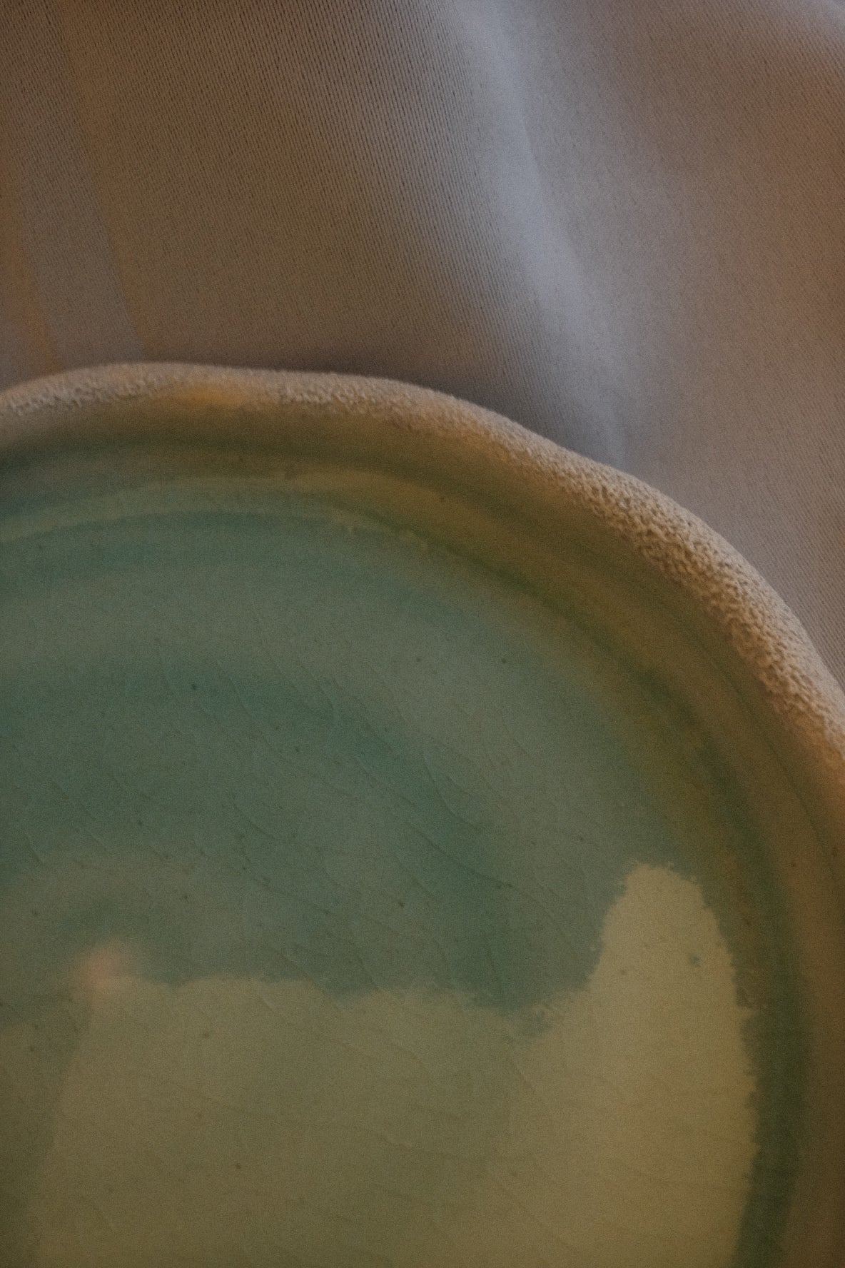 sea blue ripple flower plate