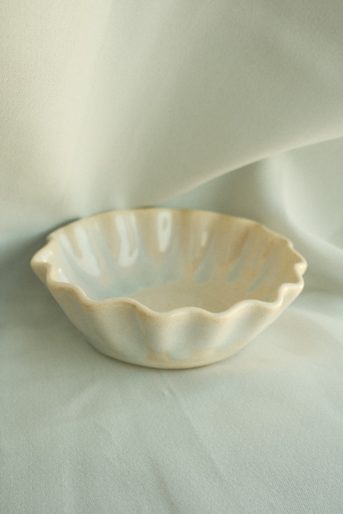 ocean ruffled bowl